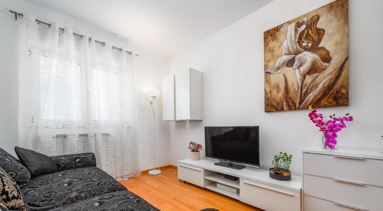 Aureo Apartment Pula Center エクステリア 写真