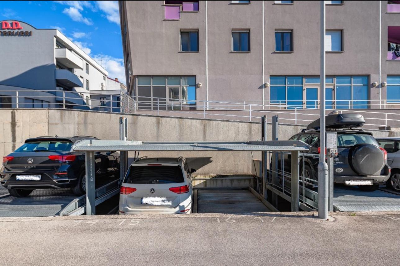 Aureo Apartment Pula Center エクステリア 写真